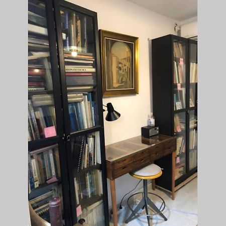 Exarcheia: Independent Ground Floor House. Apartment Athens Exterior photo